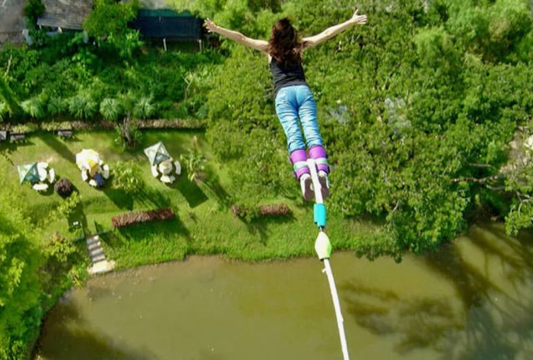 The Art of Fear: Bungee Jumping in the World of Boogiepop