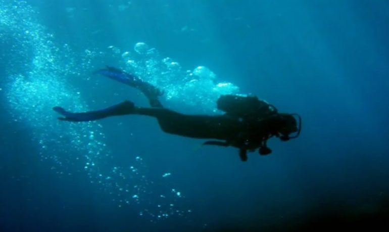 Is Scuba Diving More Dangerous Than Skydiving? A Deep Dive Into Risk Comparison