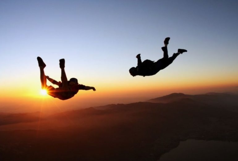 Which is Riskier: Skydiving or Bungee Jumping?