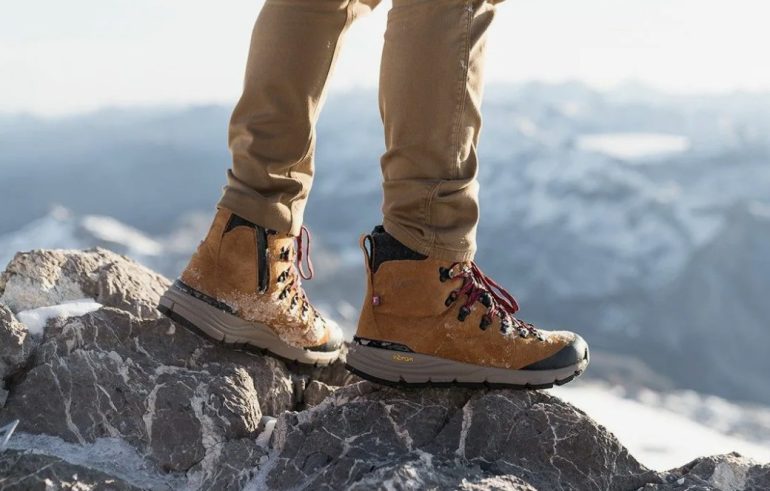 Which Is Warmer for Winter Hiking: Leather or Synthetic Boots?