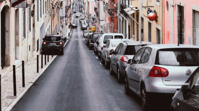 Parking Headed Downhill: Manual Car Safety Tips