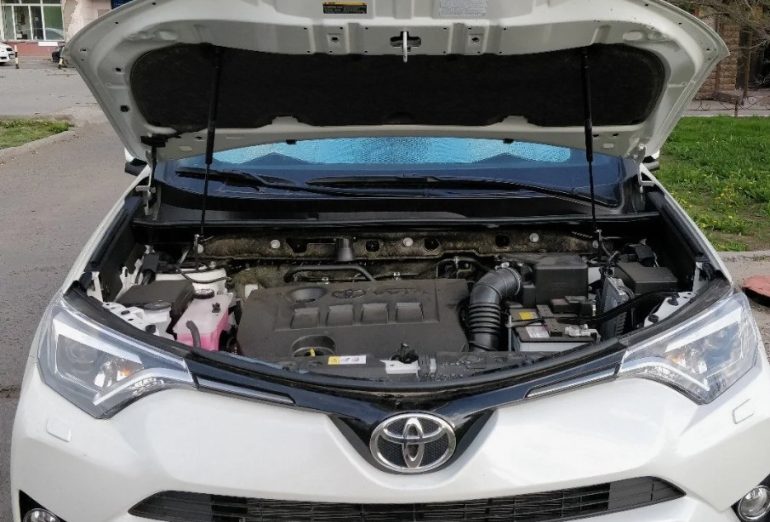 How to Detect Shifting Problems in Toyota RAV4