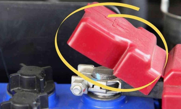 Risks and Surprises of Running a Car Battery Without a Plastic Tray